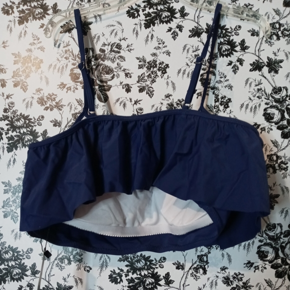 Swimsuit - Picture 2 of 4